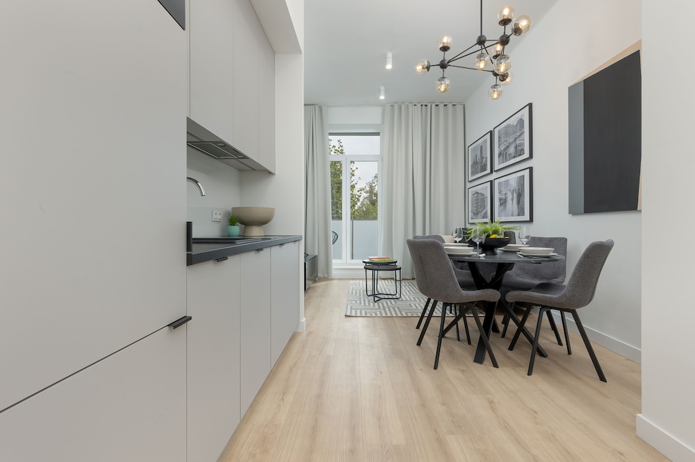 Apartments Warsaw City Center by Renters view 3