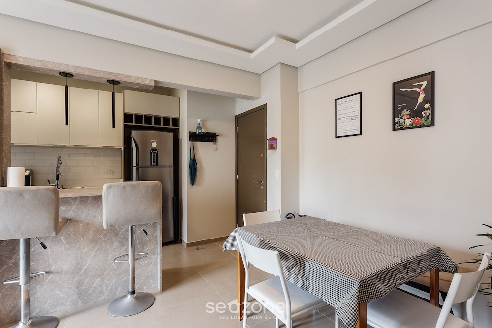 Beautiful apt w Modern Design 400m/udesc - Abz302