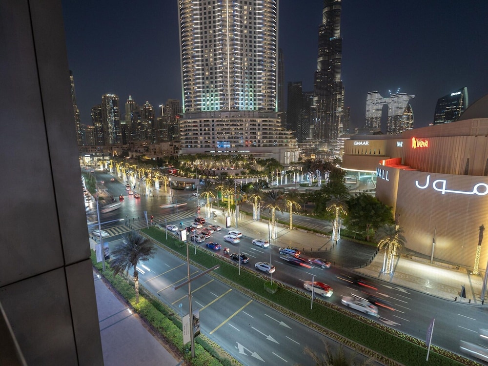 Lux 1BR Apt Burj Khalifa View by Belvilla