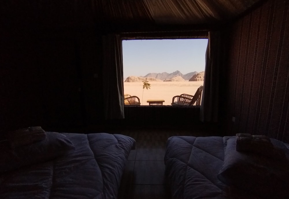 Glamping at wadi rum under the sun view 5