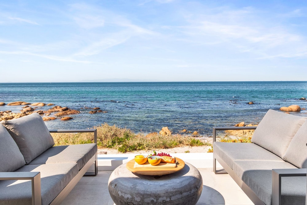 Shelley Point Beach Villa