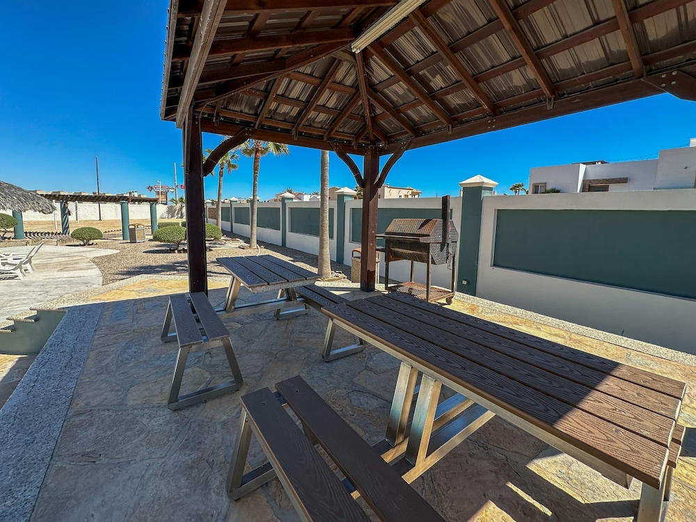 Upscale Ocean View Condo Close to it all Great