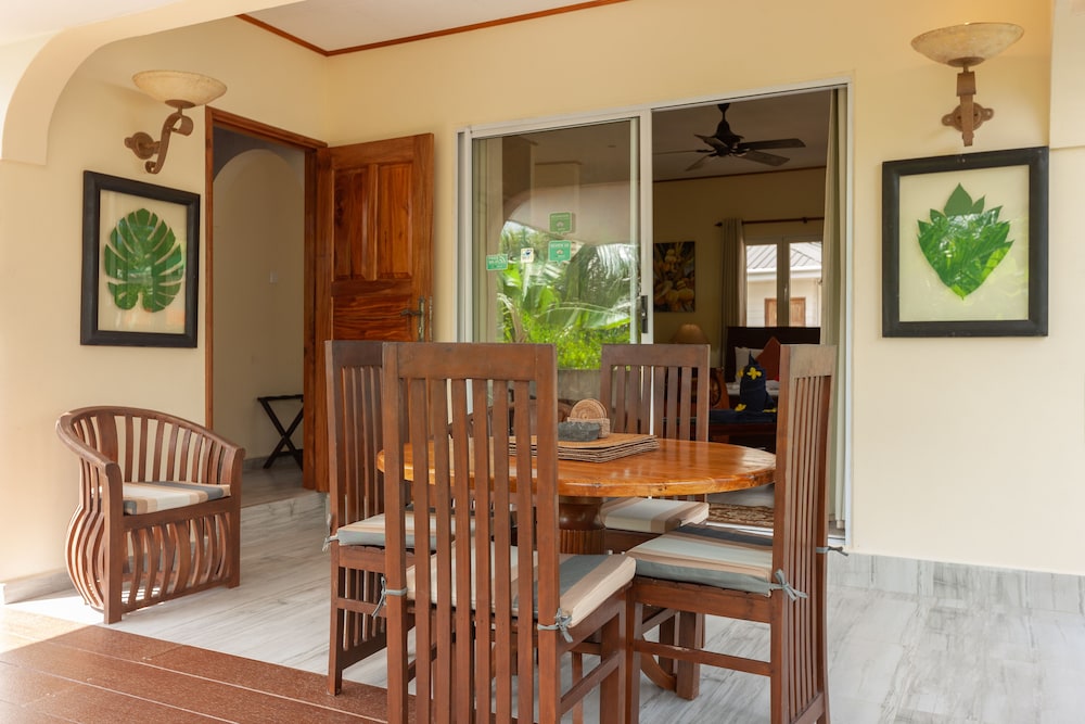 Villa Aya