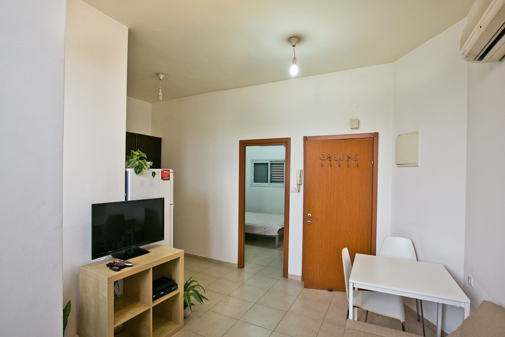 Apartment - Tel Aviv