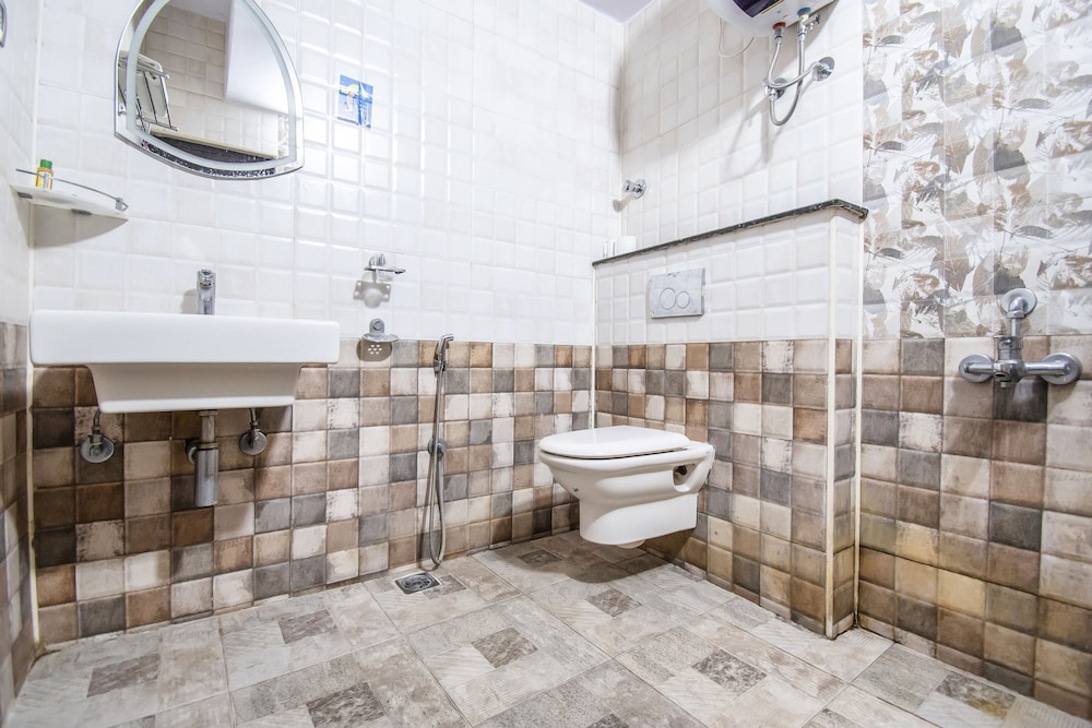 FabHotel Oriental Suites Frazer Town