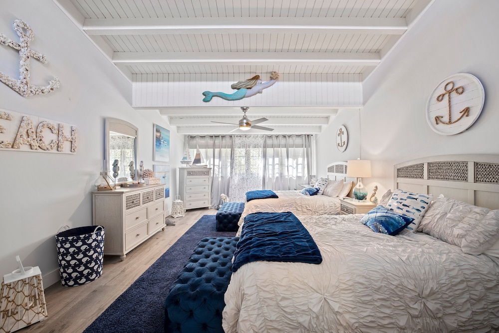 Executive Bay Club