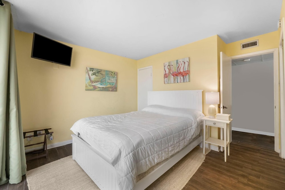 Windward 408w Edgewater view 4