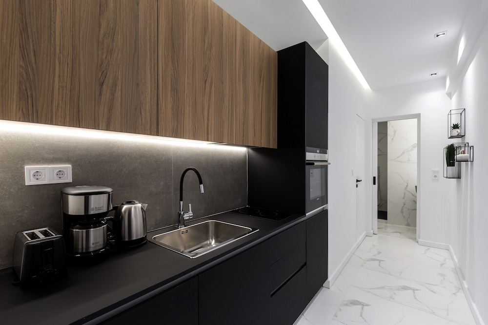 Elysan Urban Stays