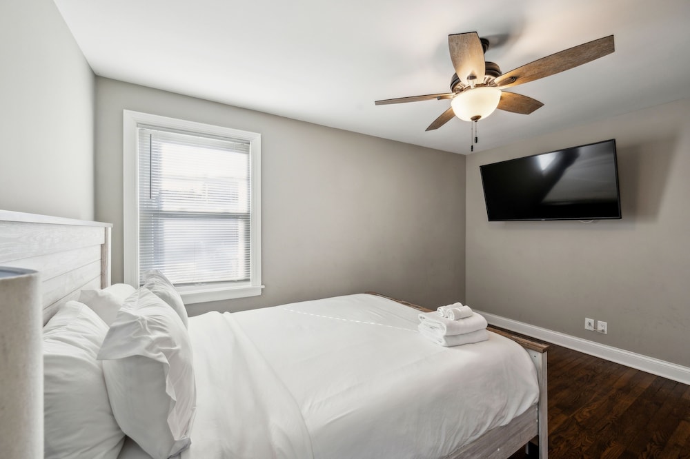 Charming Belmont Heights Oasis 4 Bedroom Home