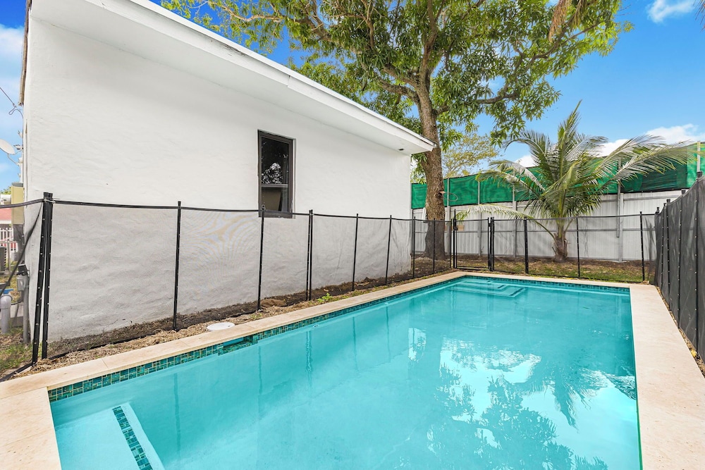 Spacious 3BR House with Private Pool