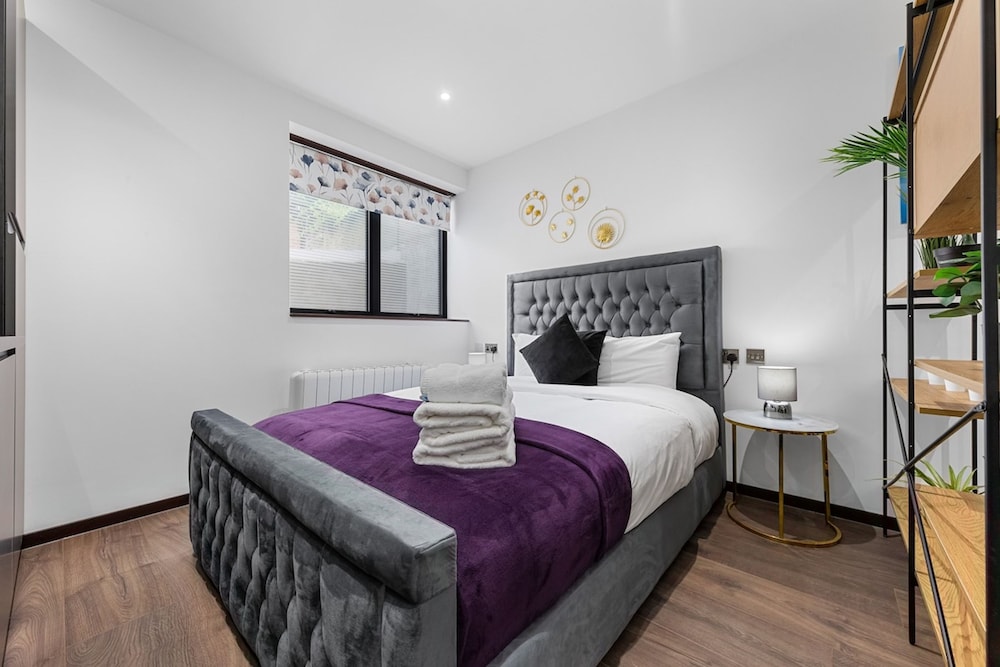 Bright Studio Retreat in Golders Green