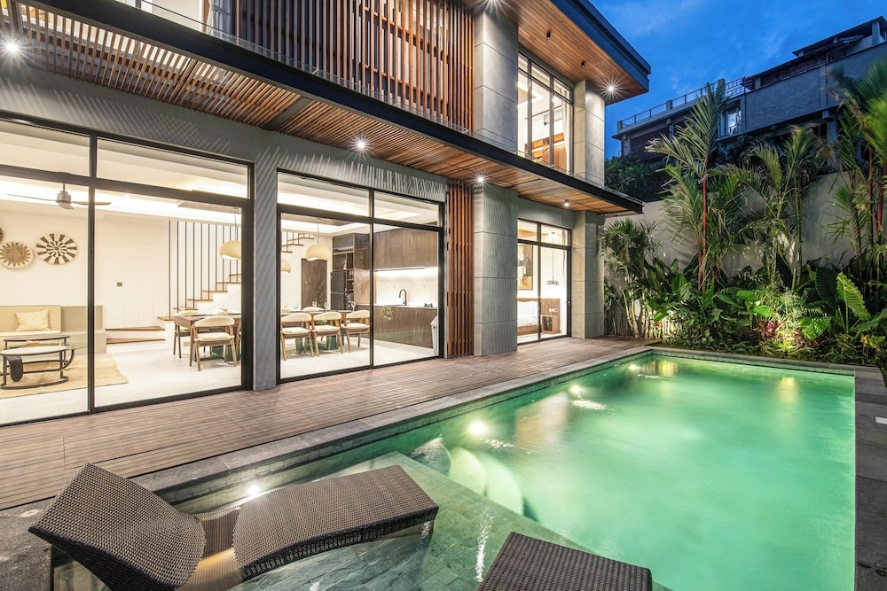 Exquisite 5BR Canggu Villa Steps From the Beach