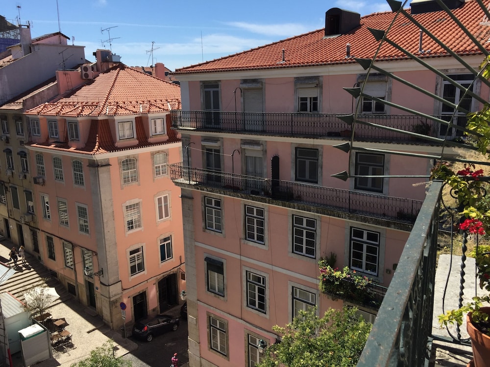 Lisbon Downtown Apartment - XVIII Century Luxury Apartment