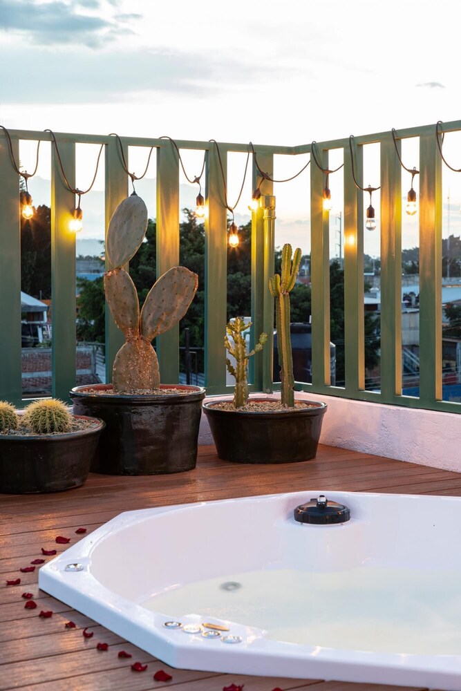 Rooftop Hot Tub 3 Levels 5bedroom in Villa Noria - Property Image 6