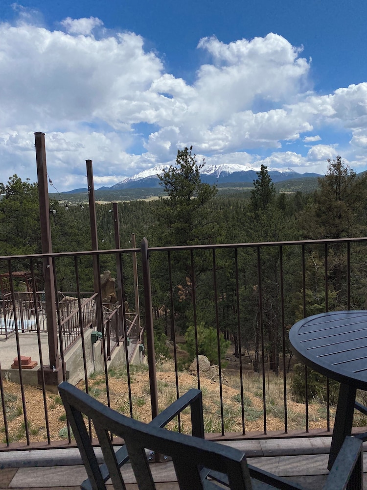 Pikes Peak Paradise Bed and Breakfast