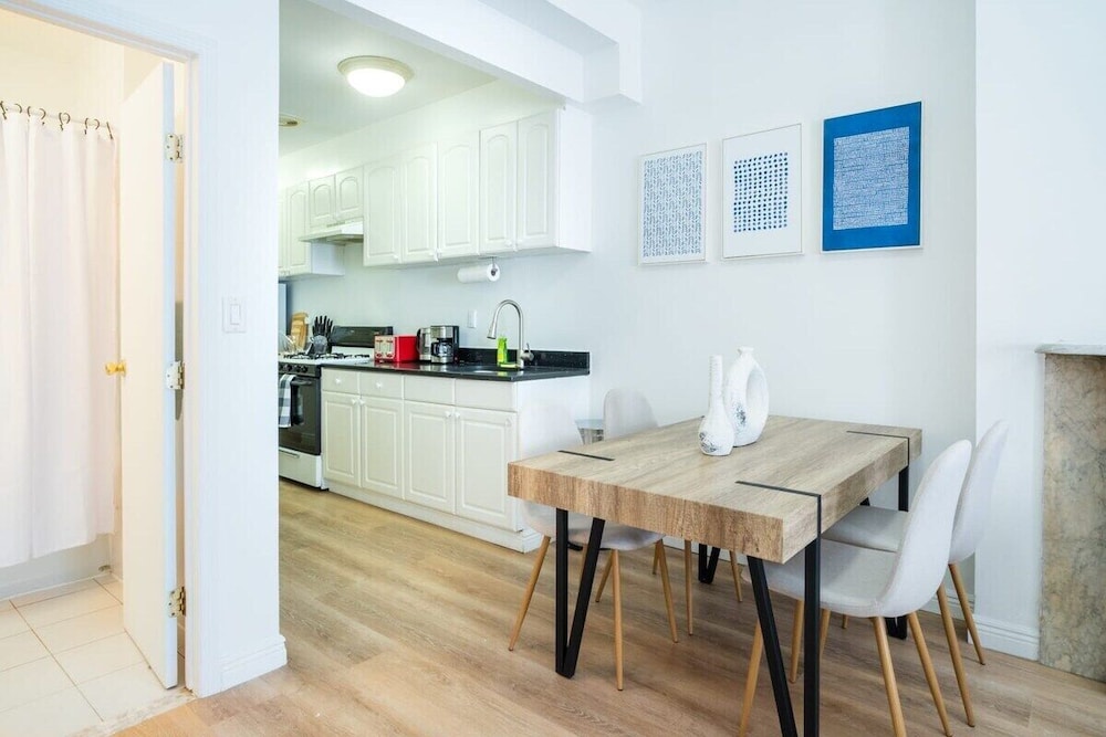 1435 UES Apartment