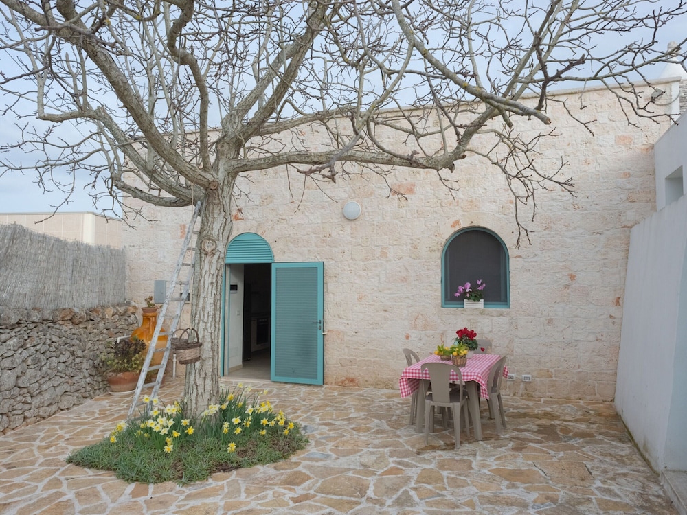 Trulli-style Chalet Near Forest Walks