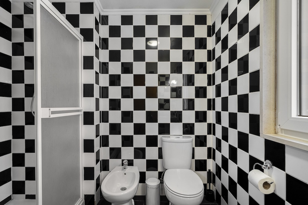 Downtown 1-Br Great For Mid-Term Rentals