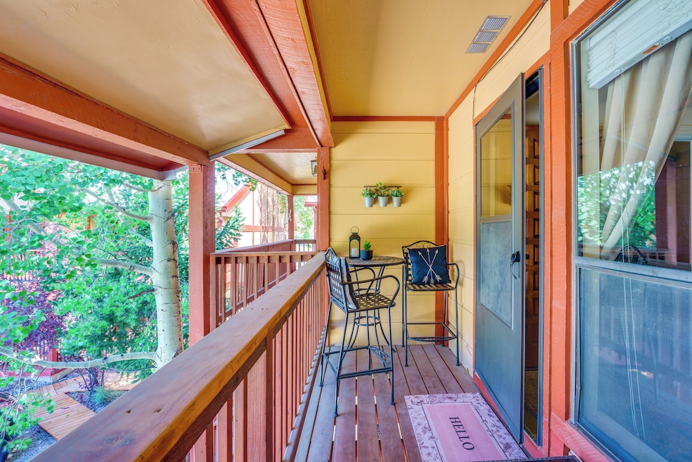 Hike, Bike & Ski: Red River Condo w/ Spa Access