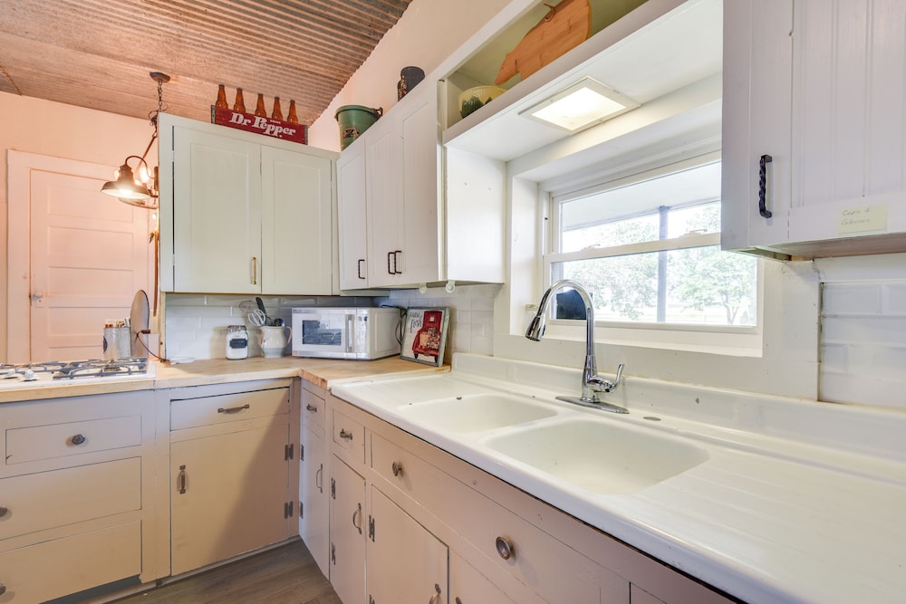 Countryside Retreat w/ Pasture Views in Hominy