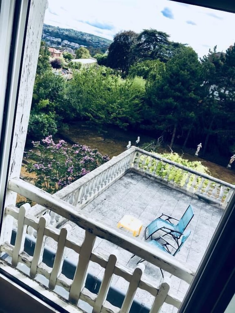 Villa Ananda Huo en Saint-Cloud — balance & terrace