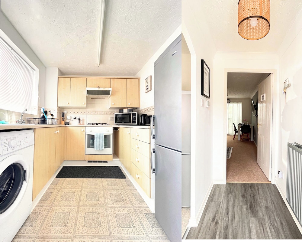 2 Bedrooms - 3 Beds - Quiet Retreat - Parking