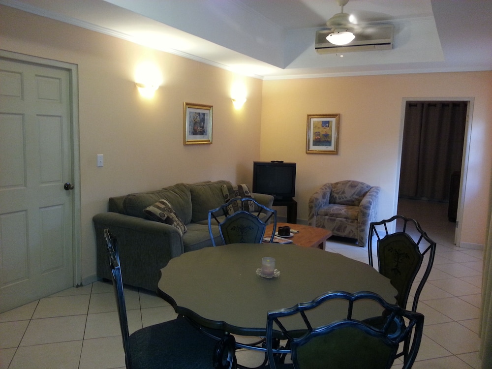 Le Chateau Ocean Villas