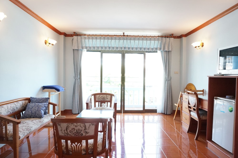 Dee-Lek Guesthouse and Restaurant