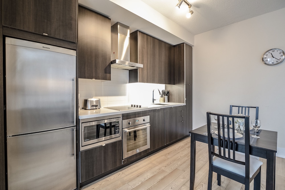 Galaxy Suites 300 Front Unit 2705 - Image 3