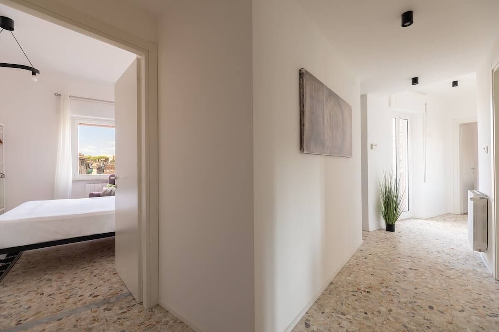 Luminous Family Apt With Balcony By St Peter'S