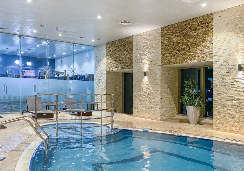 High-floor 2BR With Dubai Marina Views