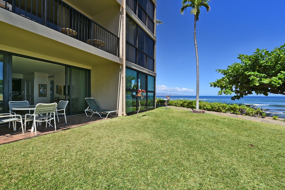 Kaanapali Shores #160 2 Bedroom Condo by RedAwning