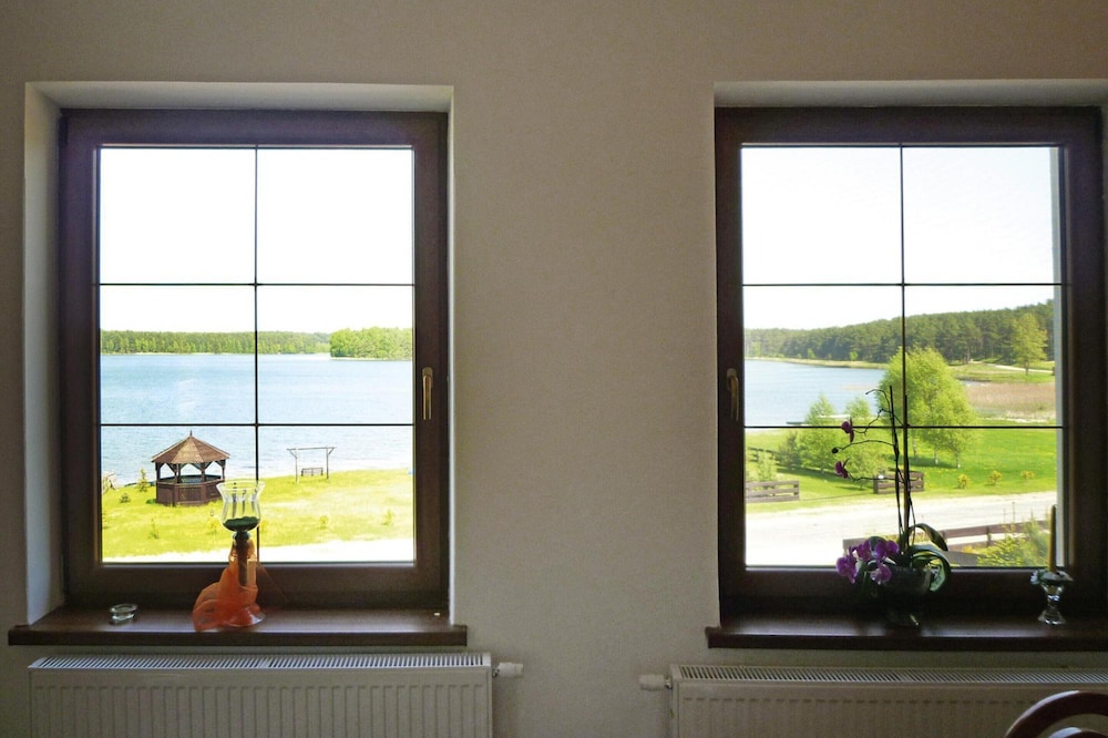 Comfortable Holiday Apartment With a Lake View view 2