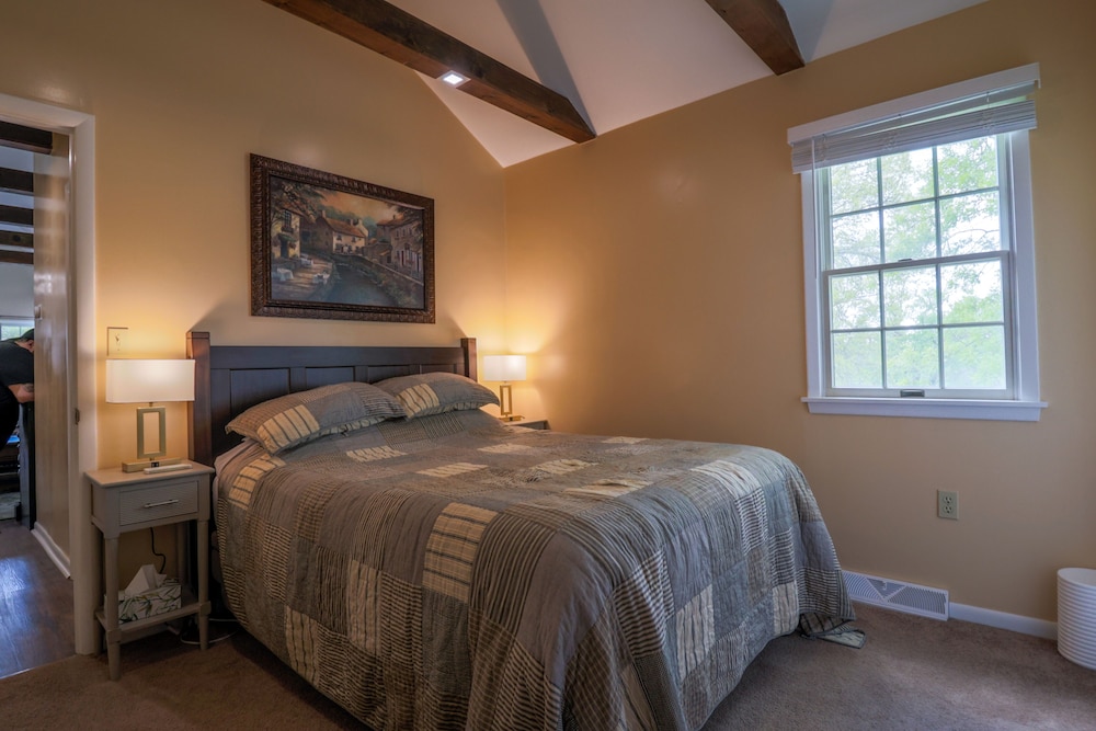 Hickory House Bed & Breakfast view 4