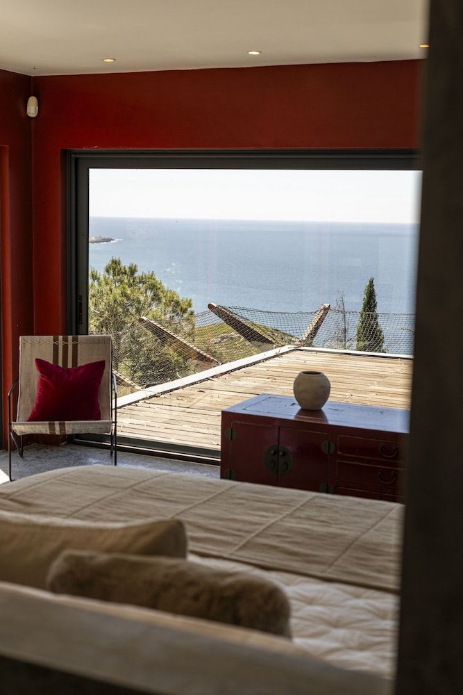 Carmim Villa by Cadenzalux