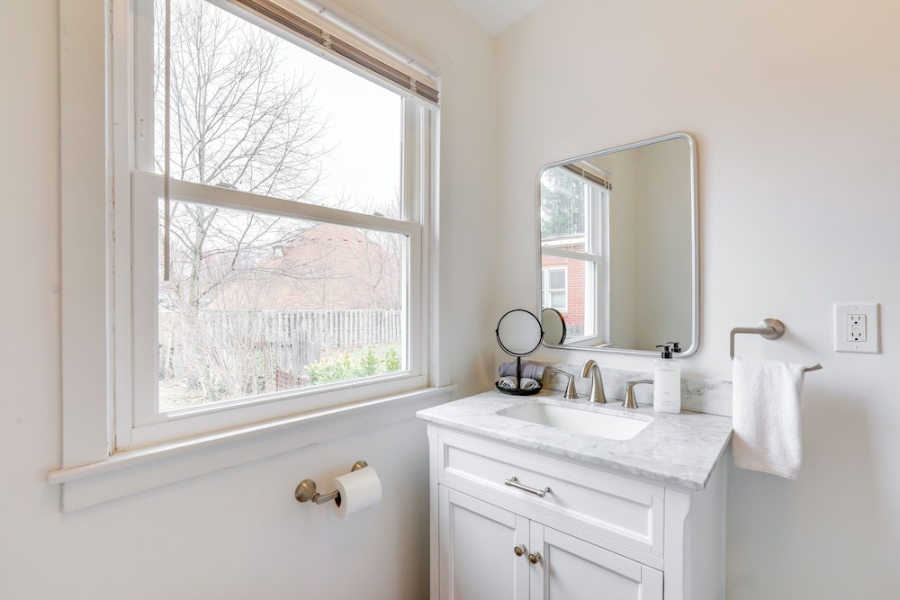 Walk to Campus & Palmer Square: Dtwn Townhome