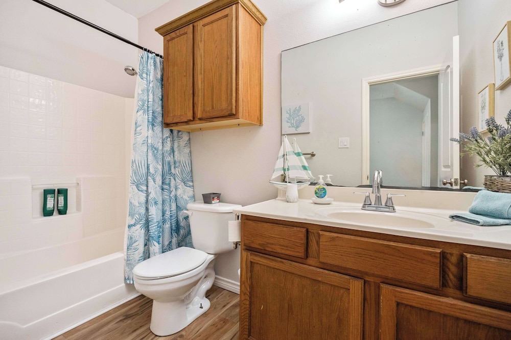 Coastal Townhouse TX Retreat!