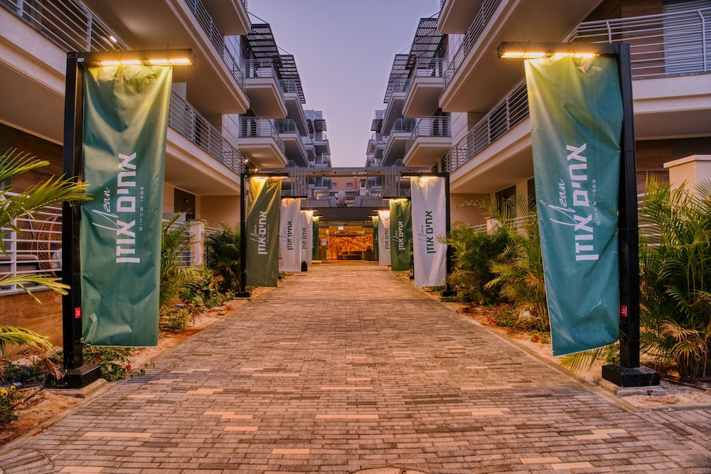 Red Canyon Garden Stay by Sea N' Rent