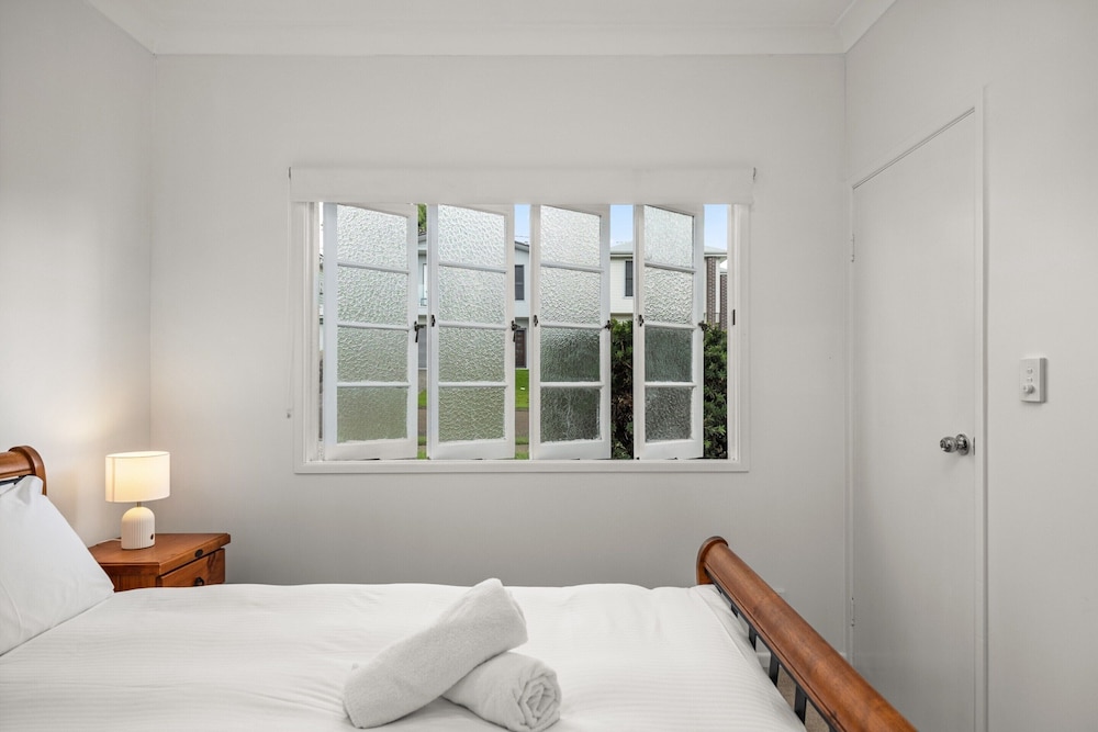 Charming 1-bed Cottage With Garden Retreat