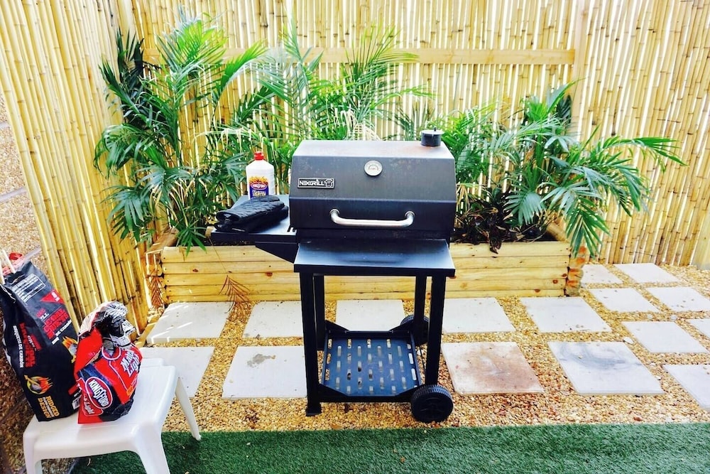 Cozy 2BR in Hollywood FL Pet Friendly