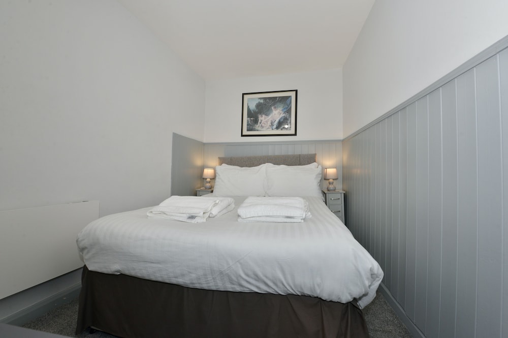 Quirky & Cosy Apartment in Brixham Centre, Devon view 2