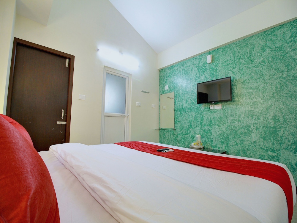 OYO 14240 MOHAN RESIDENCY