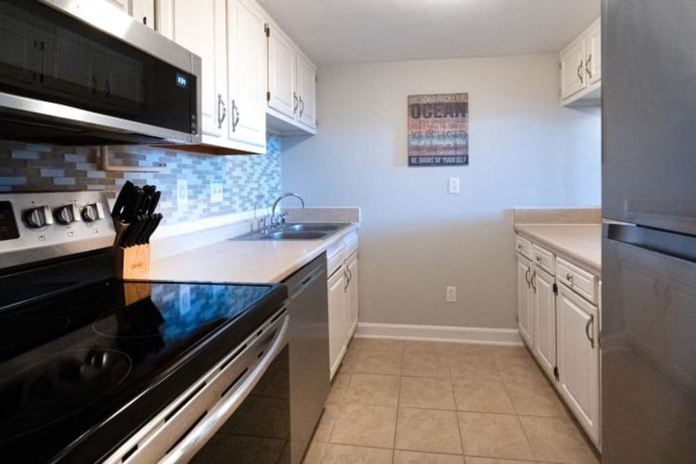Holiday Towers by Elliott Beach Rentals