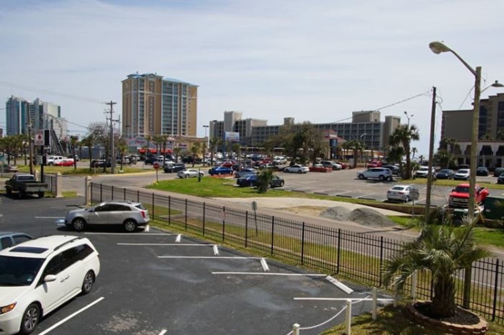 Holiday Towers by Elliott Beach Rentals