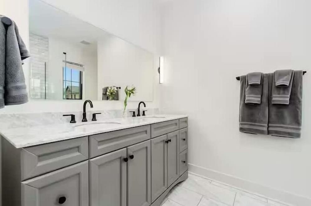 Jungle House Designer Residences – Downtown Columbus
