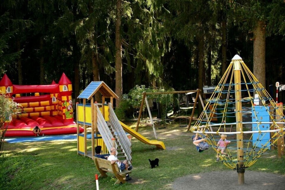 Hotel & Camping Gisser