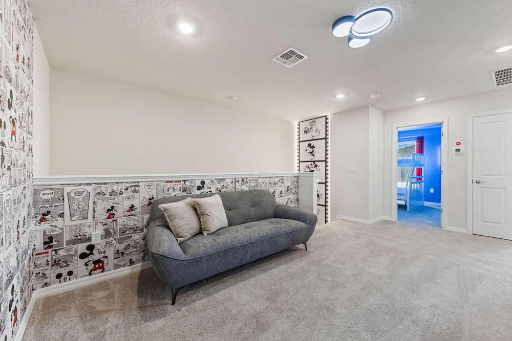 1287 Blue Paradise Way