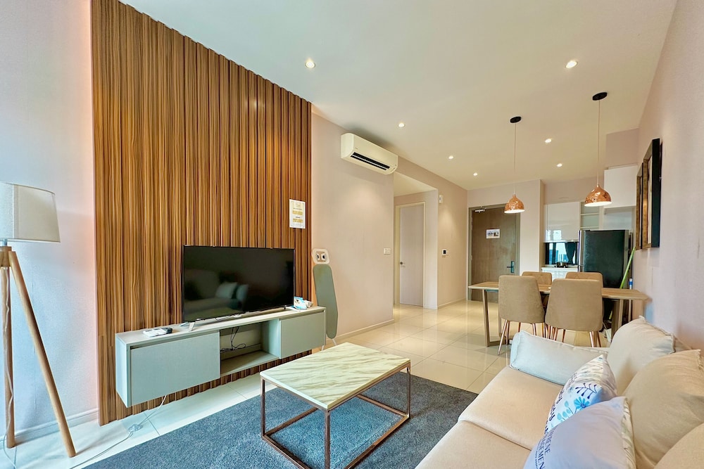 Elysia Park Residence by Stayrene