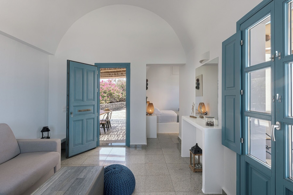 GTK Santorini Oia Sunset Villas
