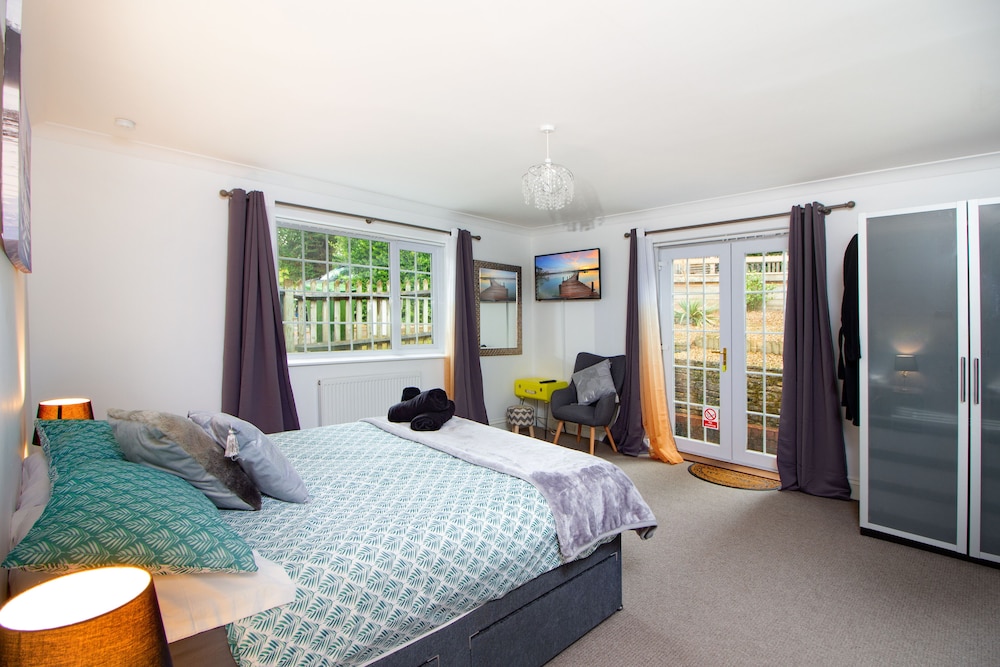 Old Lodge Apartment view 4